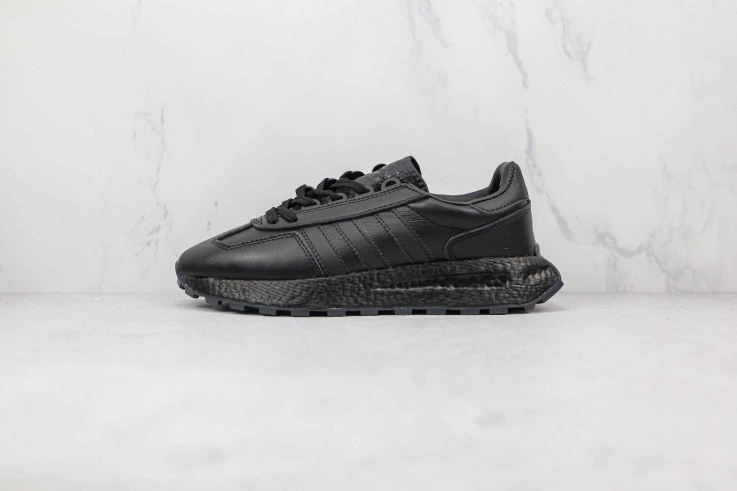 Adidas Retropy Sneaker ARES100025