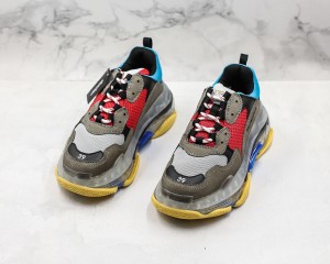  Balenciaga Triple S Shoes BTSS10000121