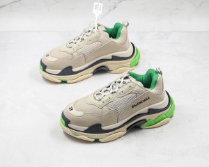 Balenciaga Triple S Shoes BTSS10000124