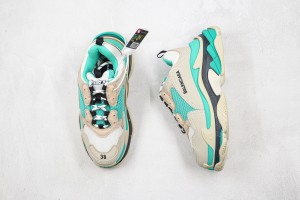  Balenciaga Triple S Shoes BTSS10000125
