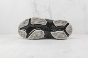 Balenciaga Triple S Shoes BTSS10000128