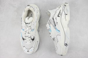  Balenciaga Triple S Shoes BTSS1000016