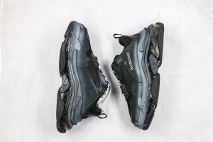 Balenciaga Triple S Shoes BTSS1000019