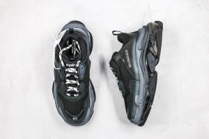 Balenciaga Triple S Shoes BTSS1000019