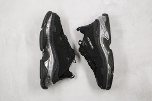 Balenciaga Triple S Shoes BTSS1000024