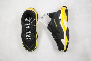 Balenciaga Triple S Shoes BTSS1000032