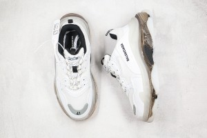 Balenciaga Triple S Shoes BTSS1000055