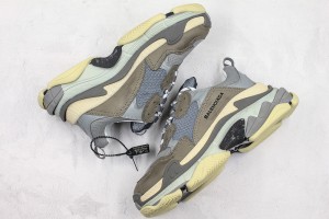  Balenciaga Triple S Shoes BTSS1000077