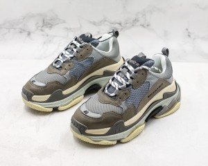  Balenciaga Triple S Shoes BTSS1000077