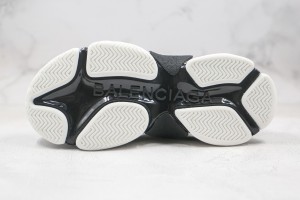  Balenciaga Triple S Shoes BTSS1000097