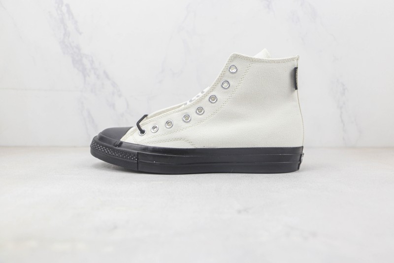 Converse High Top Sneaker CHTS10000101