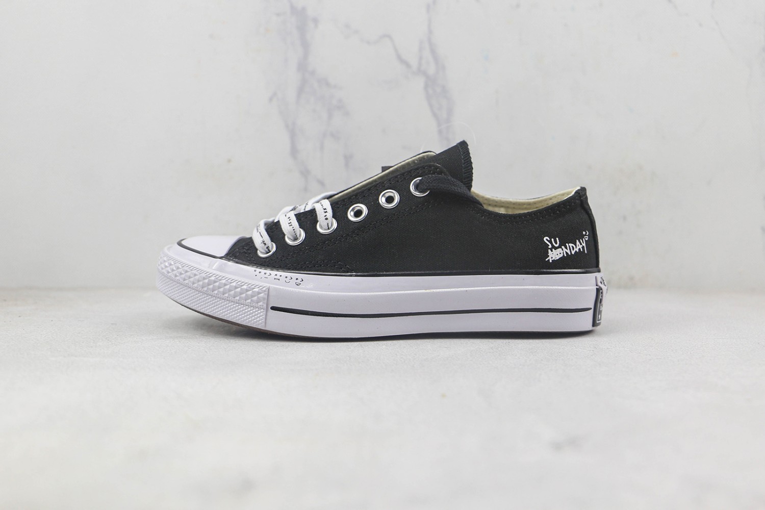 Converse High Top Sneaker CHTS10000110