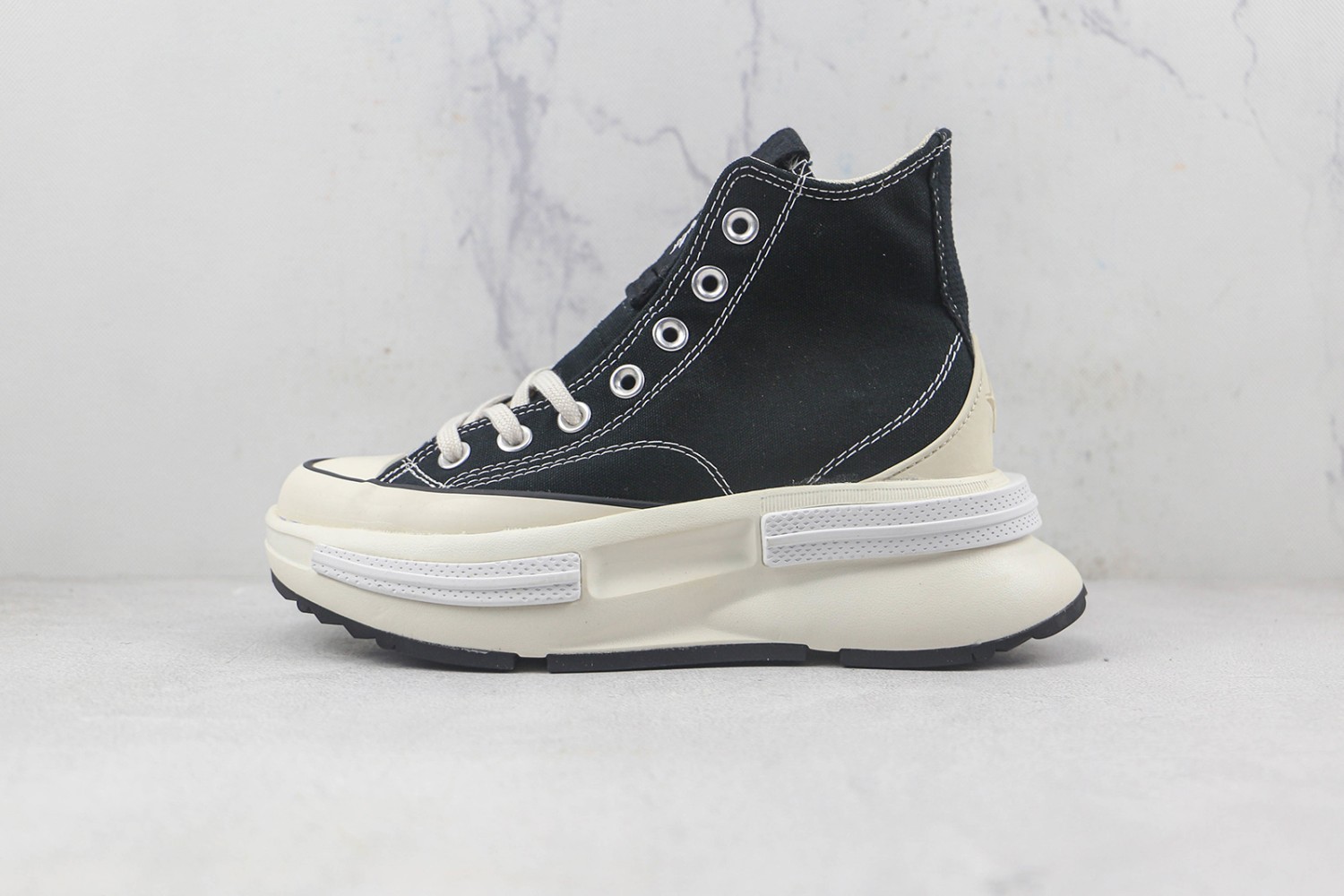 Converse High Top Sneaker CHTS10000113