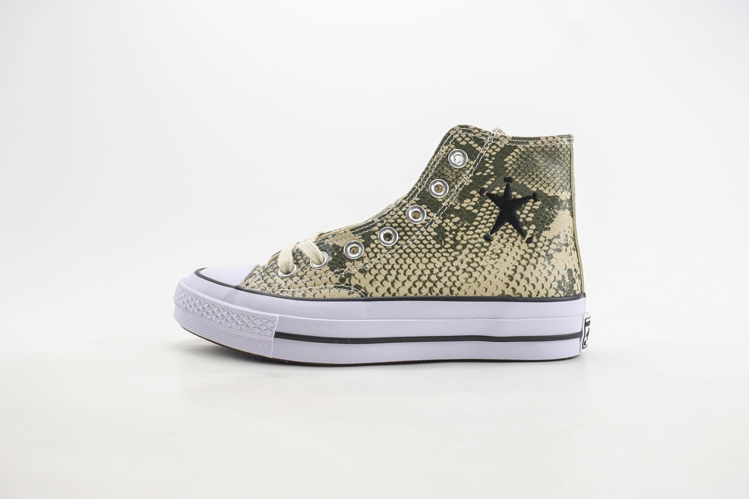 Converse High Top Sneaker CHTS1000022