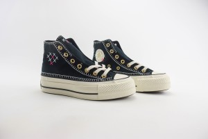 Converse High Top Sneaker CHTS1000054