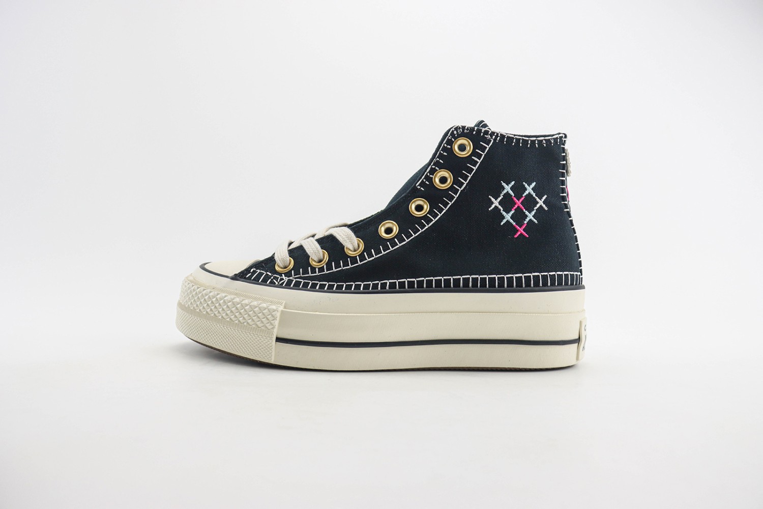 Converse High Top Sneaker CHTS1000054