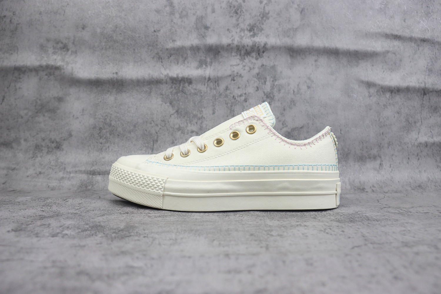 Converse High Top Sneaker CHTS1000068