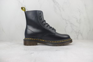 Dr. Martens Boot DMB100001