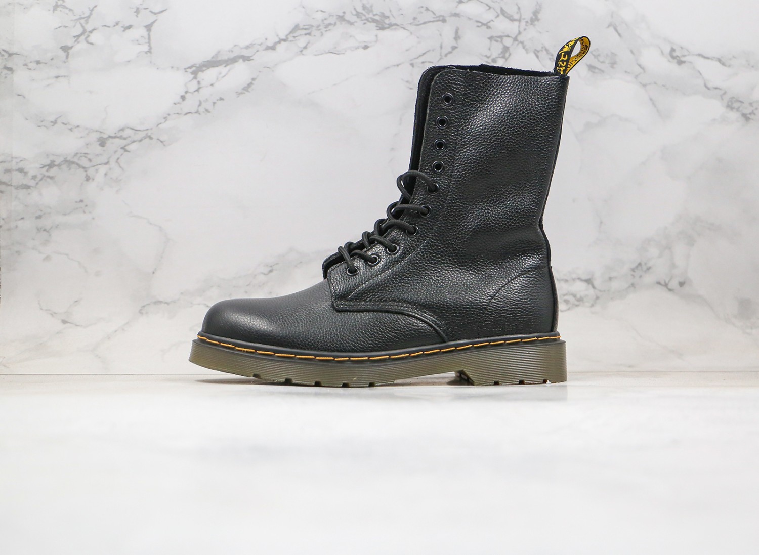 Dr. Martens Boot DMB1000047