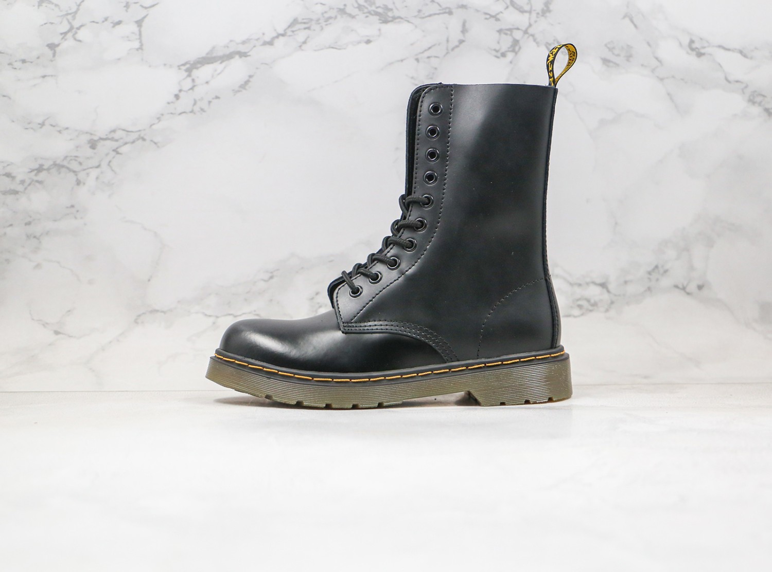 Dr. Martens Boot DMB1000048