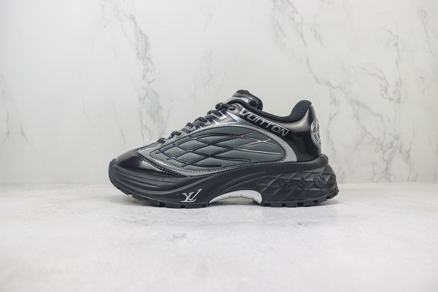 LV Discovery Sneaker LVDIS10002