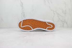  Nike Blazer 77 NB7700028