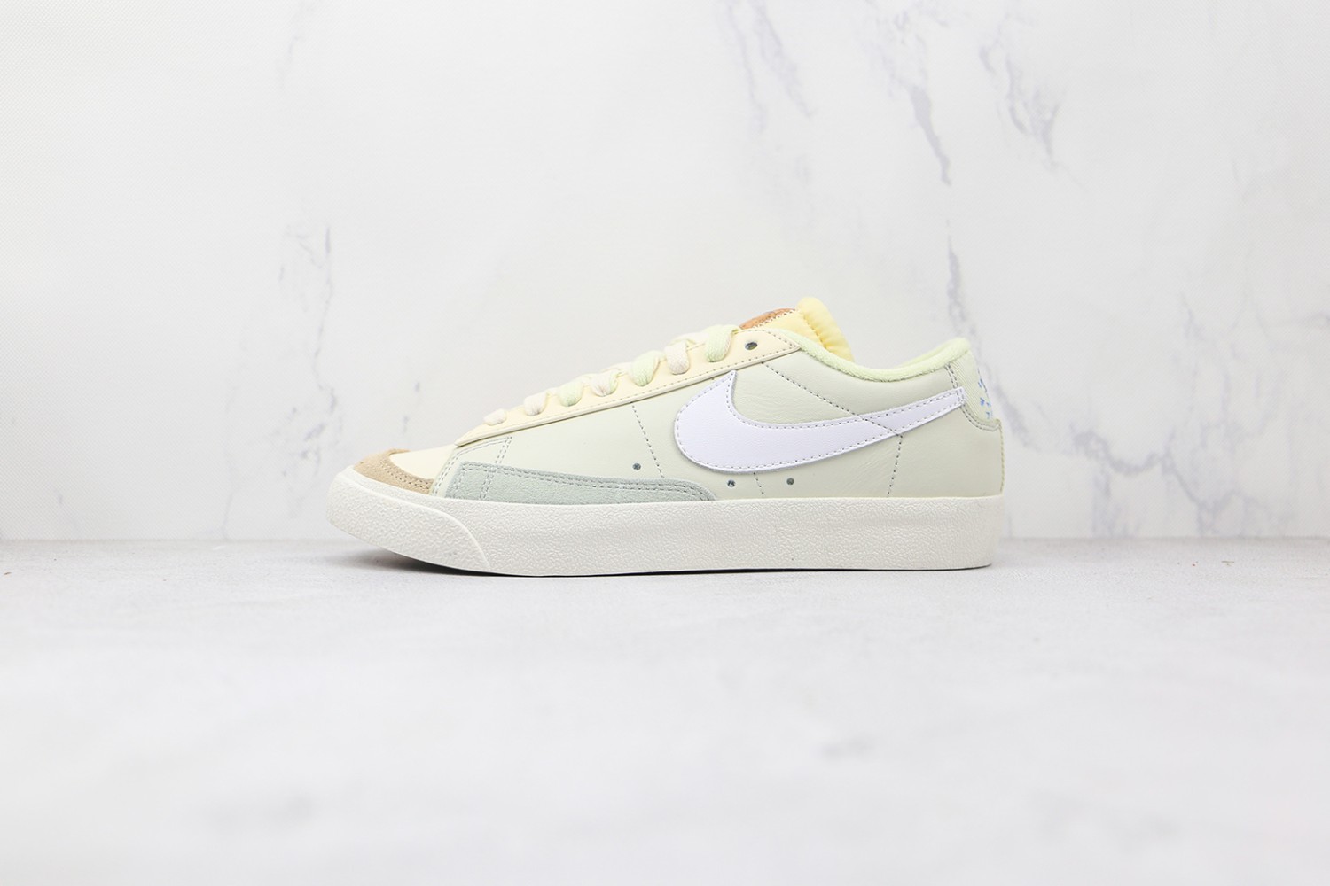  Nike Blazer 77 NB7700074