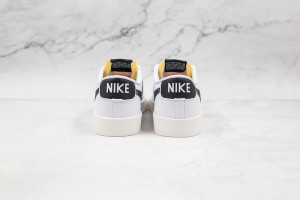  Nike Blazer 77 NB7700098