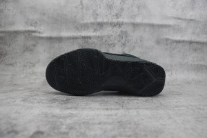  Nike Kobe Sneaker NKS100032