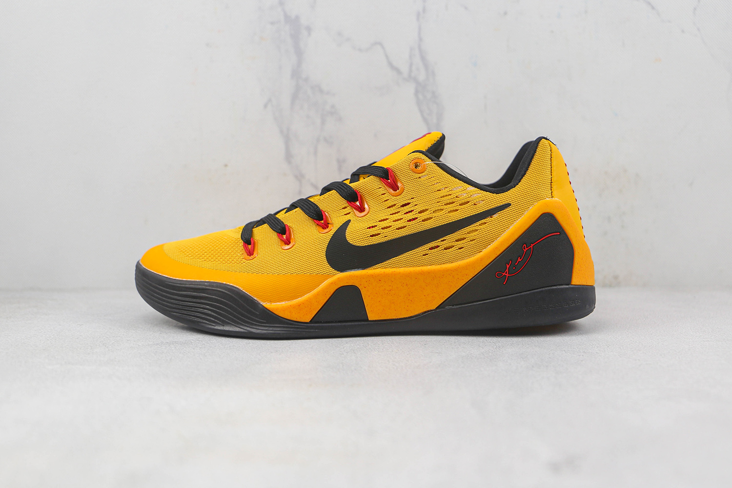  Nike Kobe Sneaker NKS100084