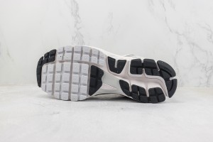  NK Zoom Vomero 5 nkzv100015