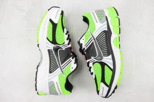  NK Zoom Vomero 5 nkzv100030