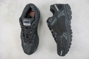  NK Zoom Vomero 5 nkzv10007