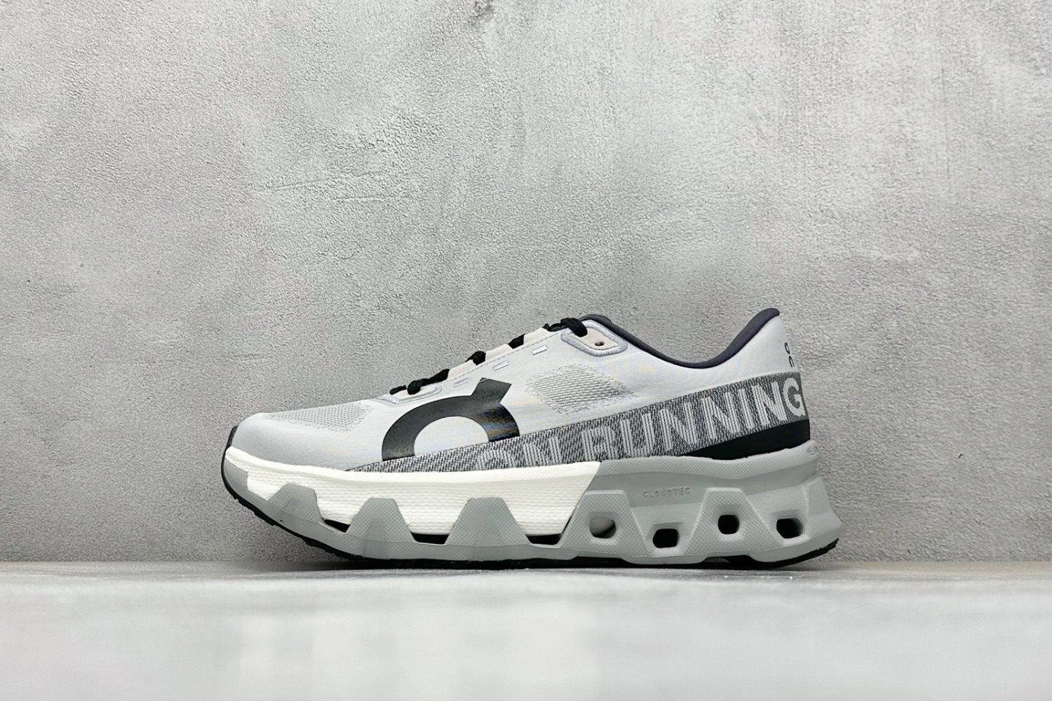 On Cloud Shoes OCS100007